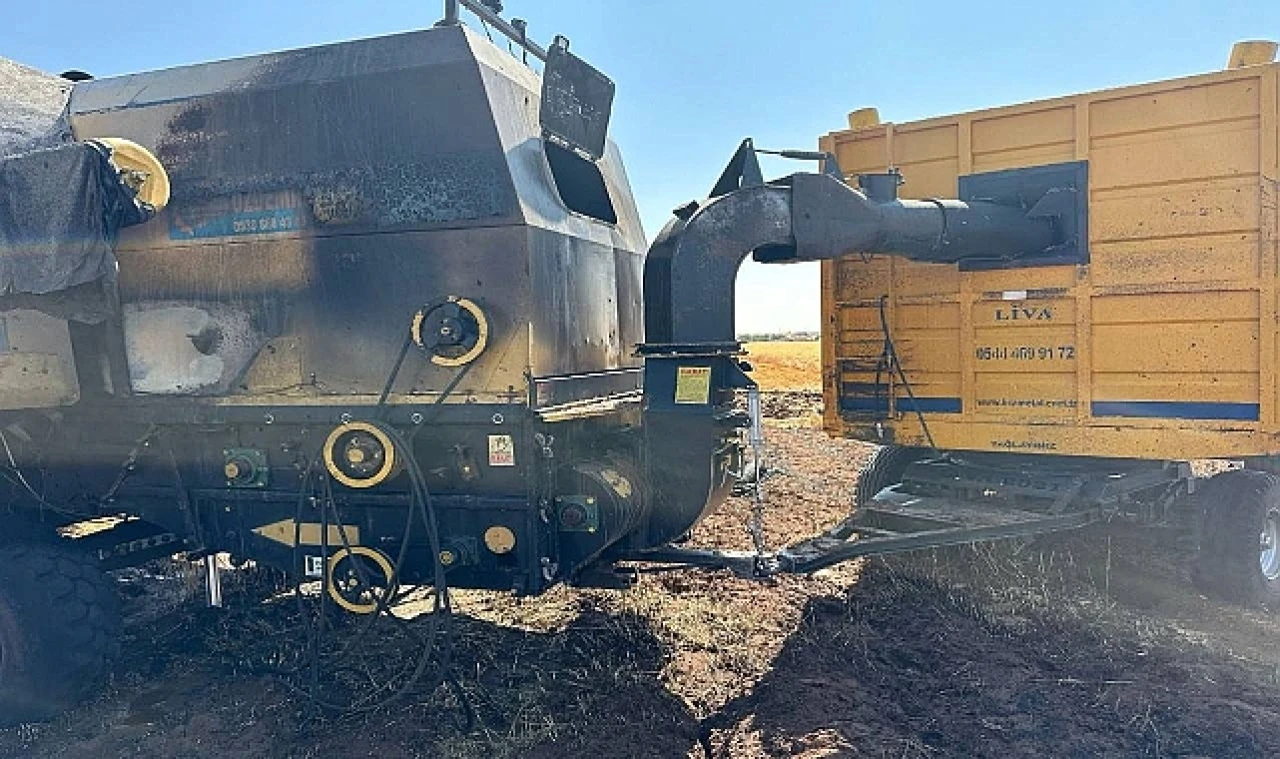 Şanlıurfa'da Biçerdöver Alev Aldı ve Tarlayı Kül Etti