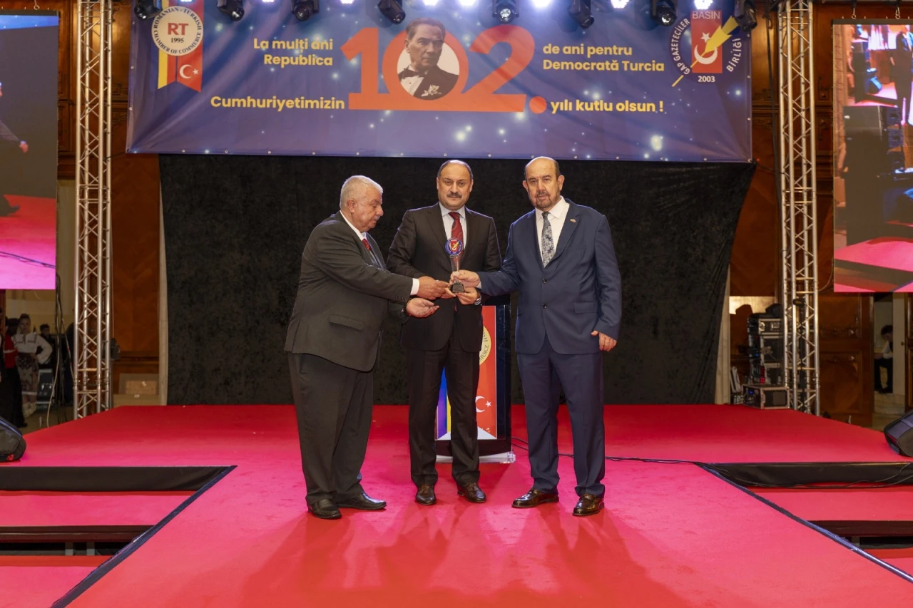 Başkan Gülpınar’a  “Yılın En Başarılı Belediye Başkanı” Ödülü