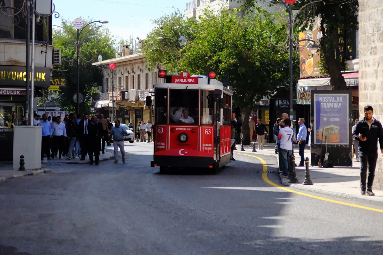 Şanlıurfa'da Divanyolu Yayalaştırma Projesi İle Tarihi Bölge Canlanıyor
