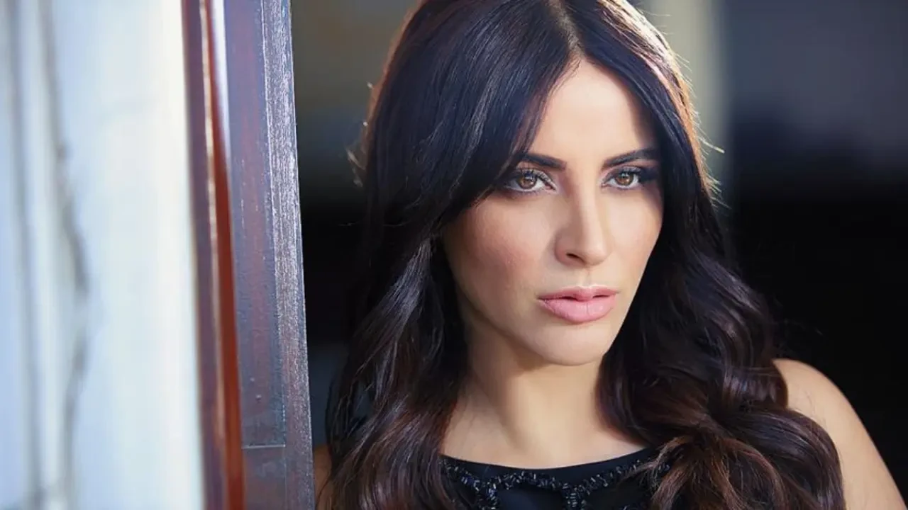 Zara Kimdir? Ünlü Şarkıcının Hayatı ve Kariyeri