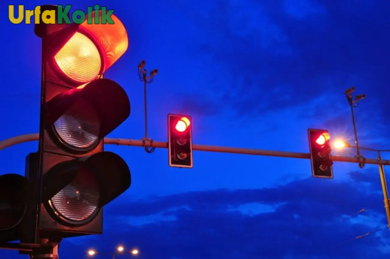Trafikte Kural Tanımayan Sürücülere Sert Müdahale: 6 Defa Kırmızı Işıkı İhlal Edenin Sürücü Belgesi Geri Alınıyor!