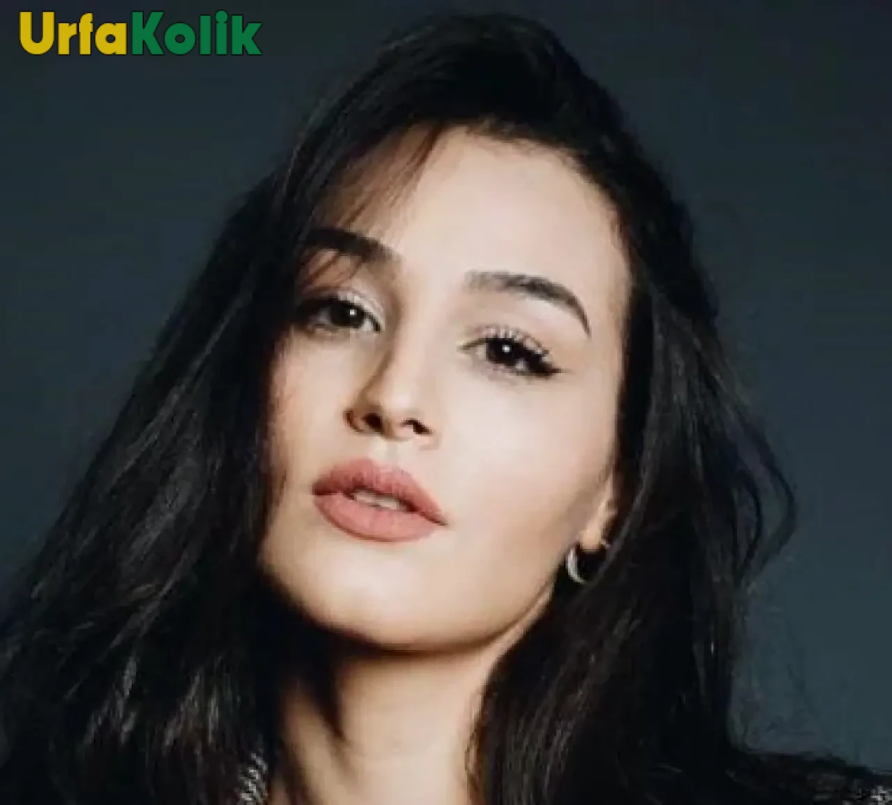 Asena Girişken Kimdir?
