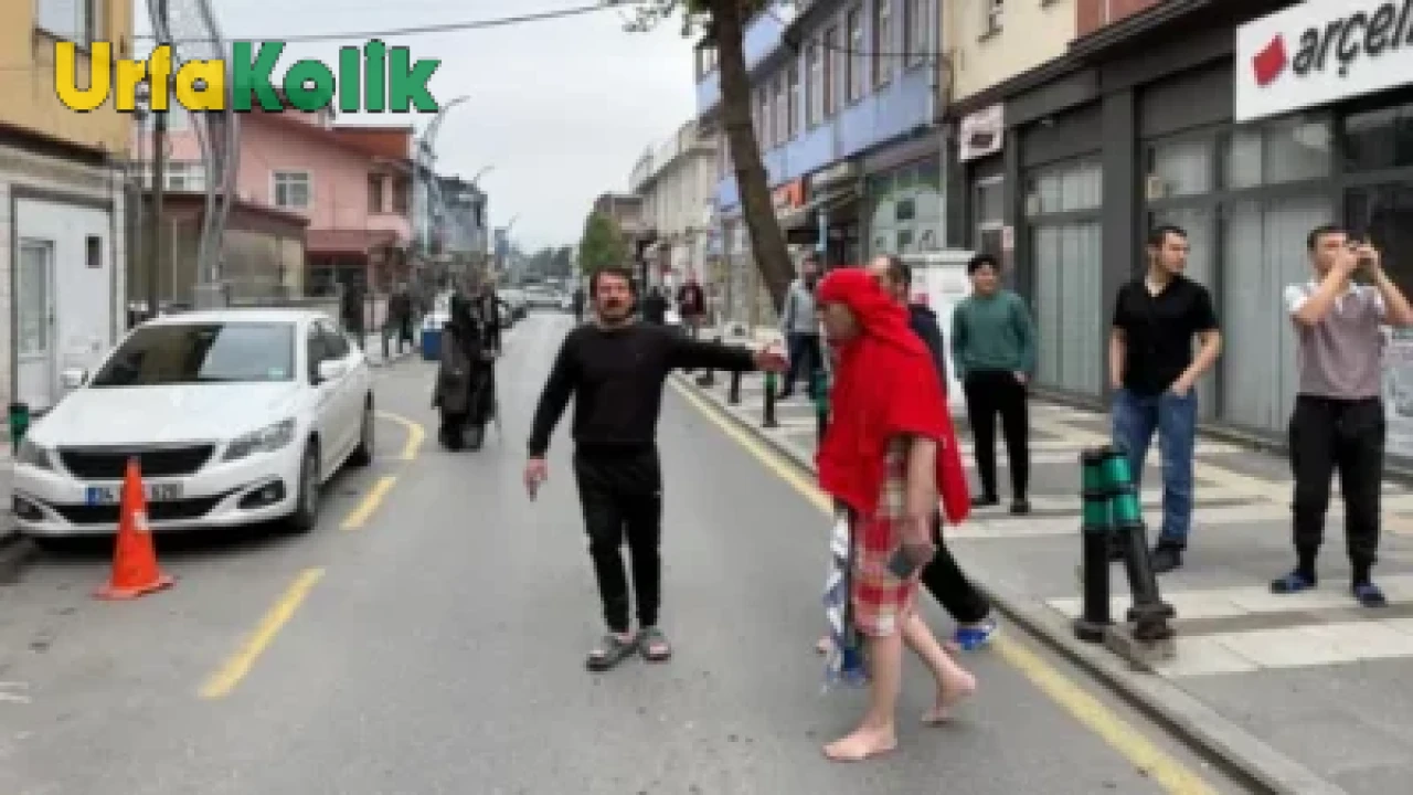 Hamamda Sürpriz Deprem Deneyimi Yaşayan Kişi, Sokağa Peştamalla Fırladı