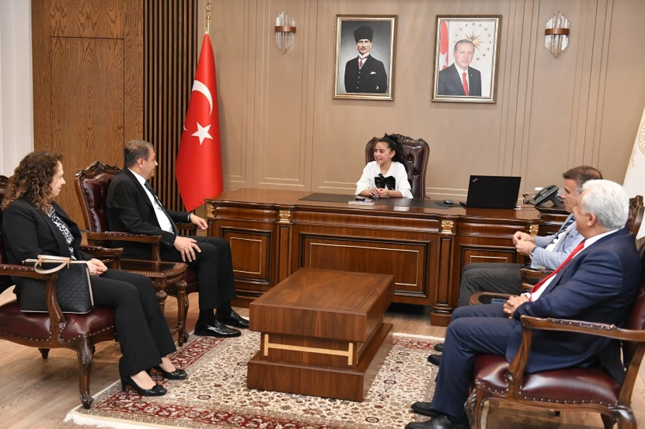 Vali Çiçek’ten Anlamlı Mesaj