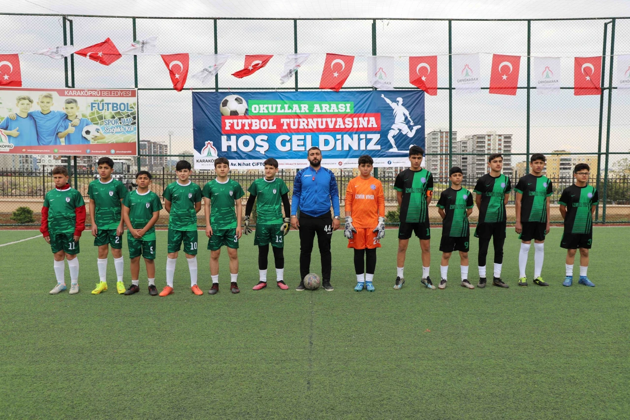 KARAKÖPRÜ'DE ORTAOKULLAR ARASI FUTBOL TURNUVASI BAŞLADI