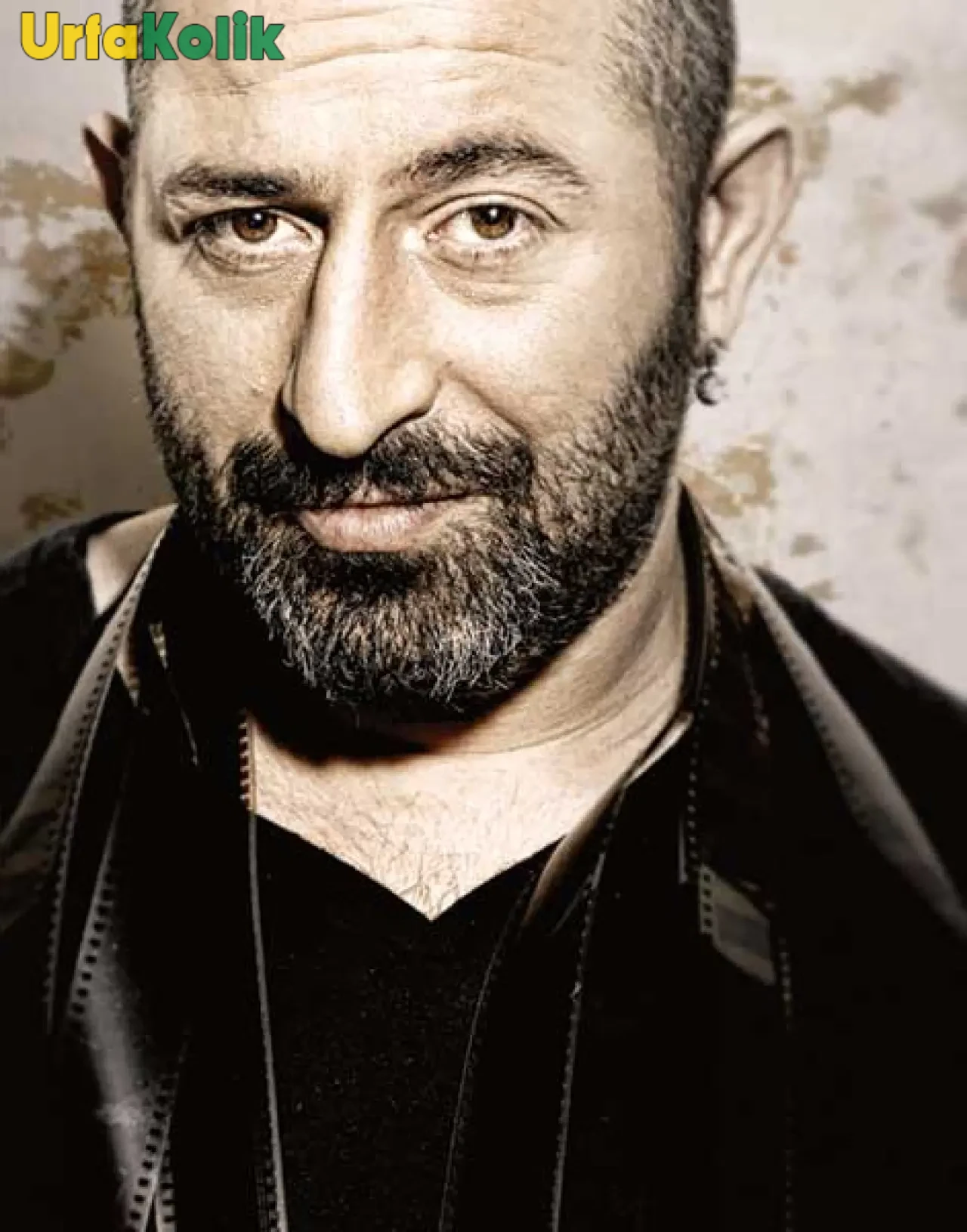 Cem Yılmaz Kimdir?