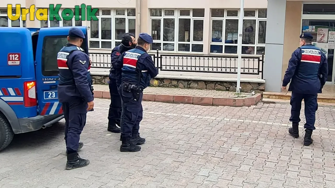 JASAT Timleri ve Jandarma, Aranan 42 Şahsı Yakaladı: İşte Suç Dağılımı!