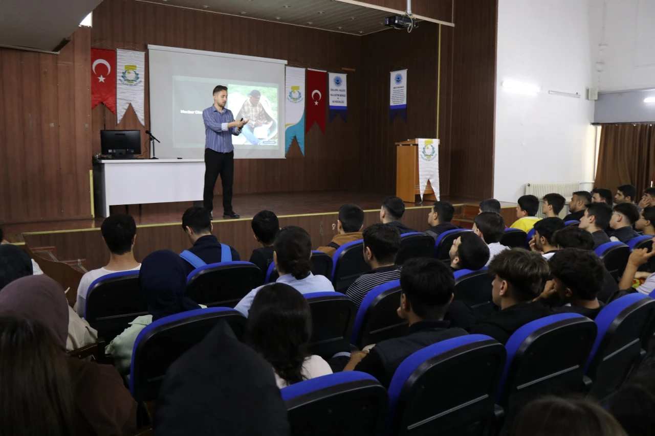 Haliliye Belediyesi’nden Üniversite Sınavına Hazırlanan Gençlere Motivasyon Desteği