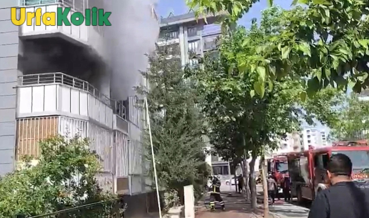 Atakent Mahallesi'nde Ev Yangınında Mahsur Kalan 4 Kişi Kurtarıldı