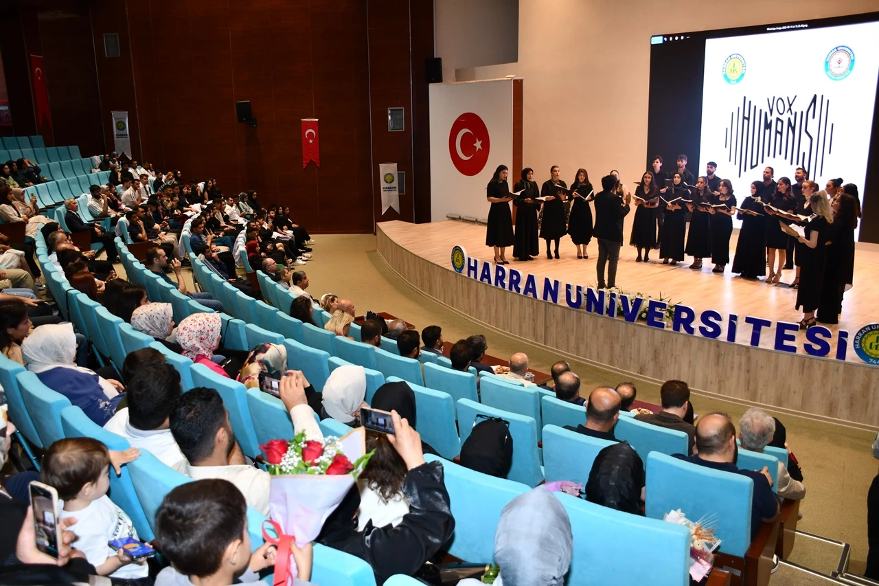 Eczacılık Mesleğine İlk Adım; HRÜ’de Önlük Tören Giyme Töreni Düzenlendi