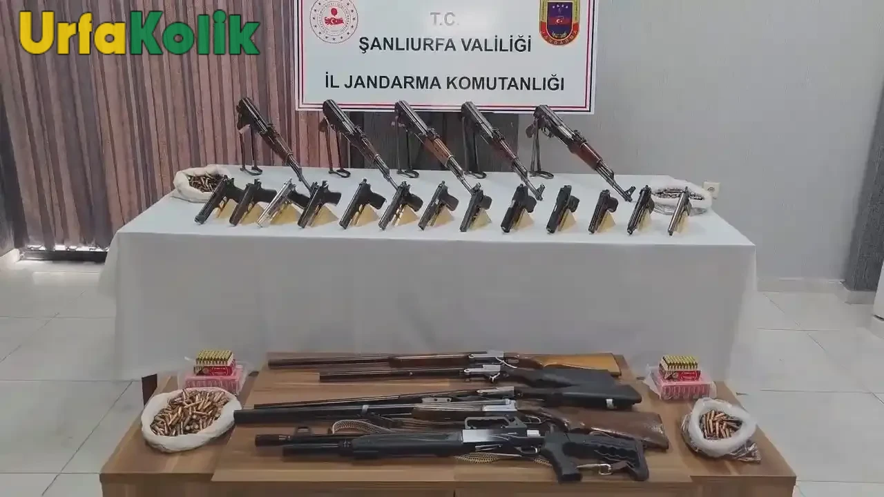 Viranşehir'de erken saatlerde gerçekleştirilen operasyonda evler adeta cephaneliğe dönmüş!