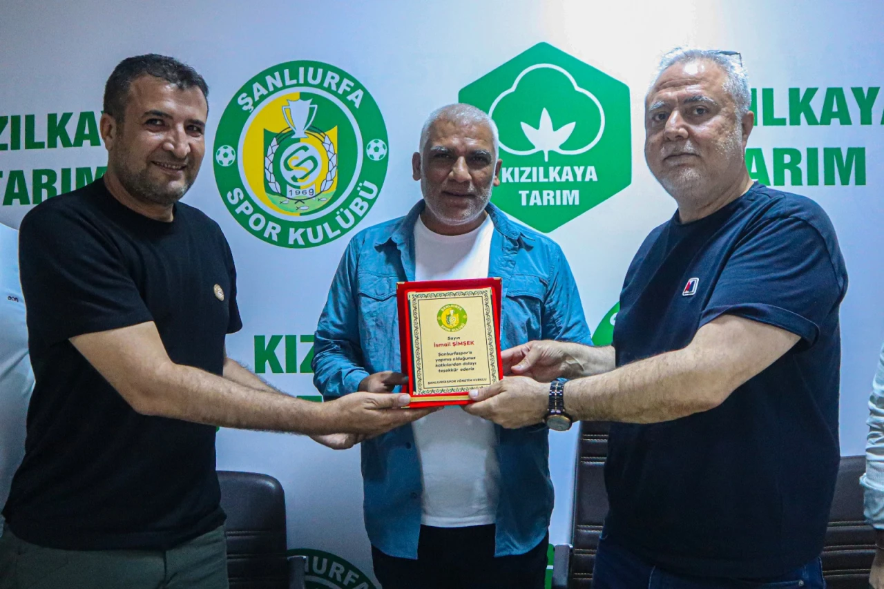 İş İnsanı Şimşek Alacaklarını Urfaspor’a Bağışladı