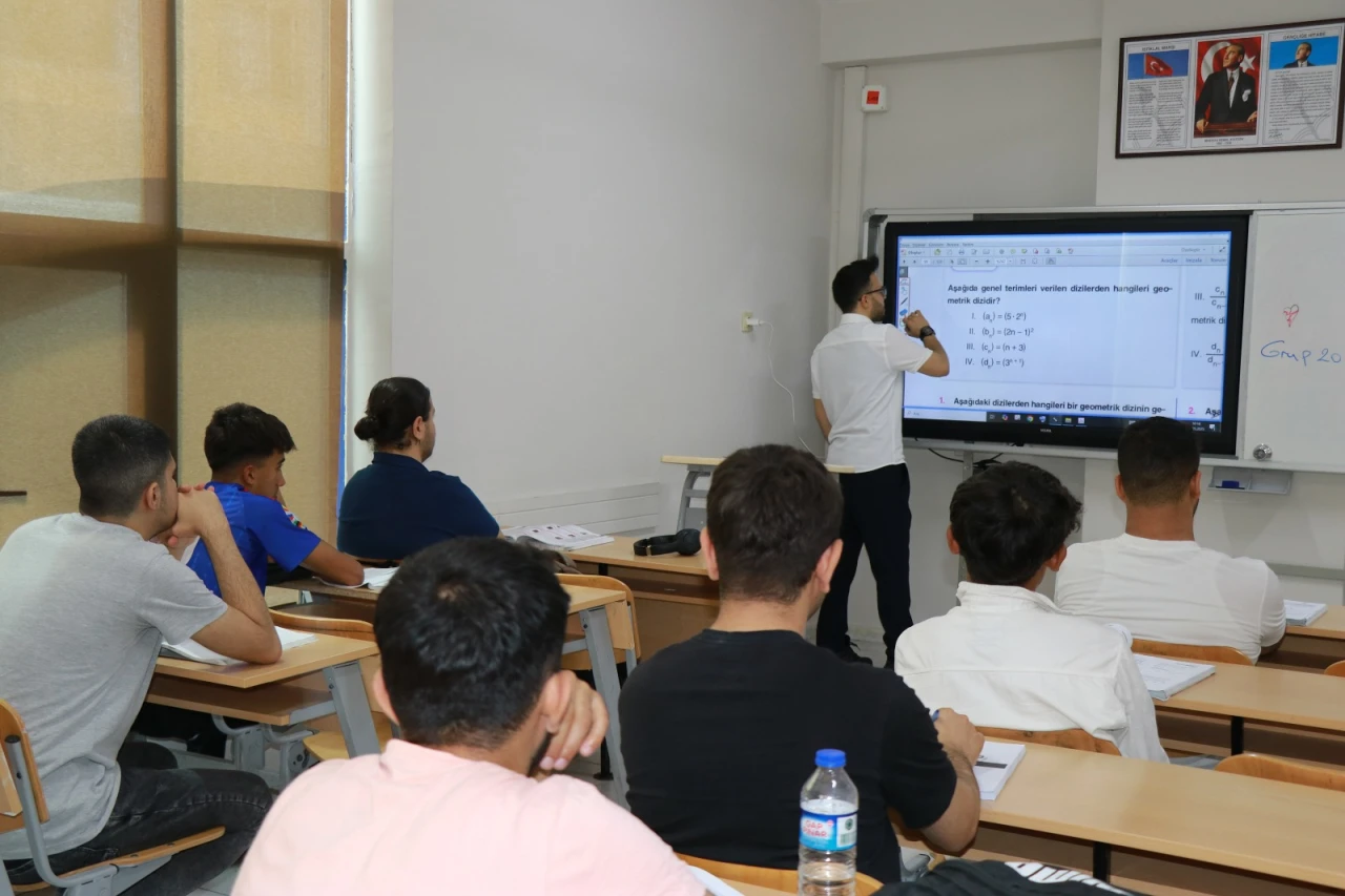 Haliliye Belediyesi'nden Eğitime Destek: Gençlere Ücretsiz Dershane