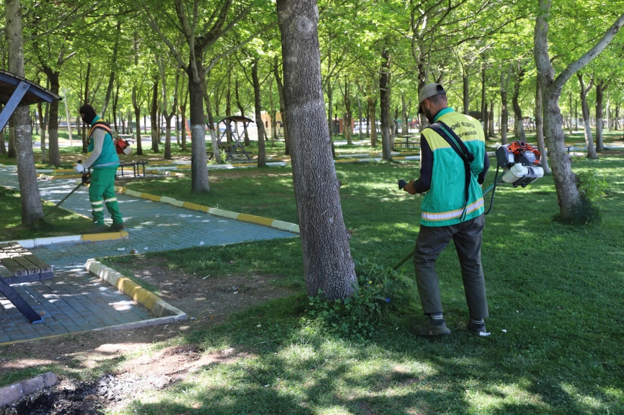 Karaköprü Belediyesi, Parkları Yaza Hazırlıyor