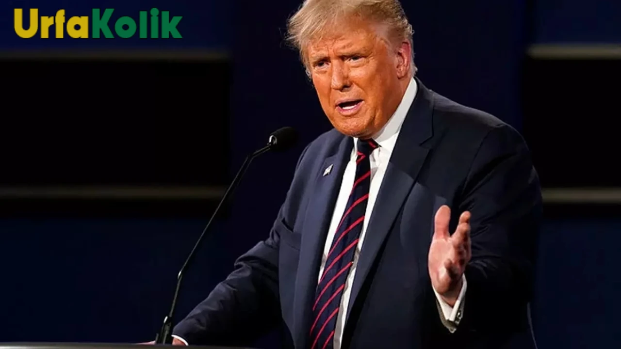 Trump, AB'ye ek tarifeyi 2025'e erteledi, ticaret anlaşmaları hızla ilerliyor.
