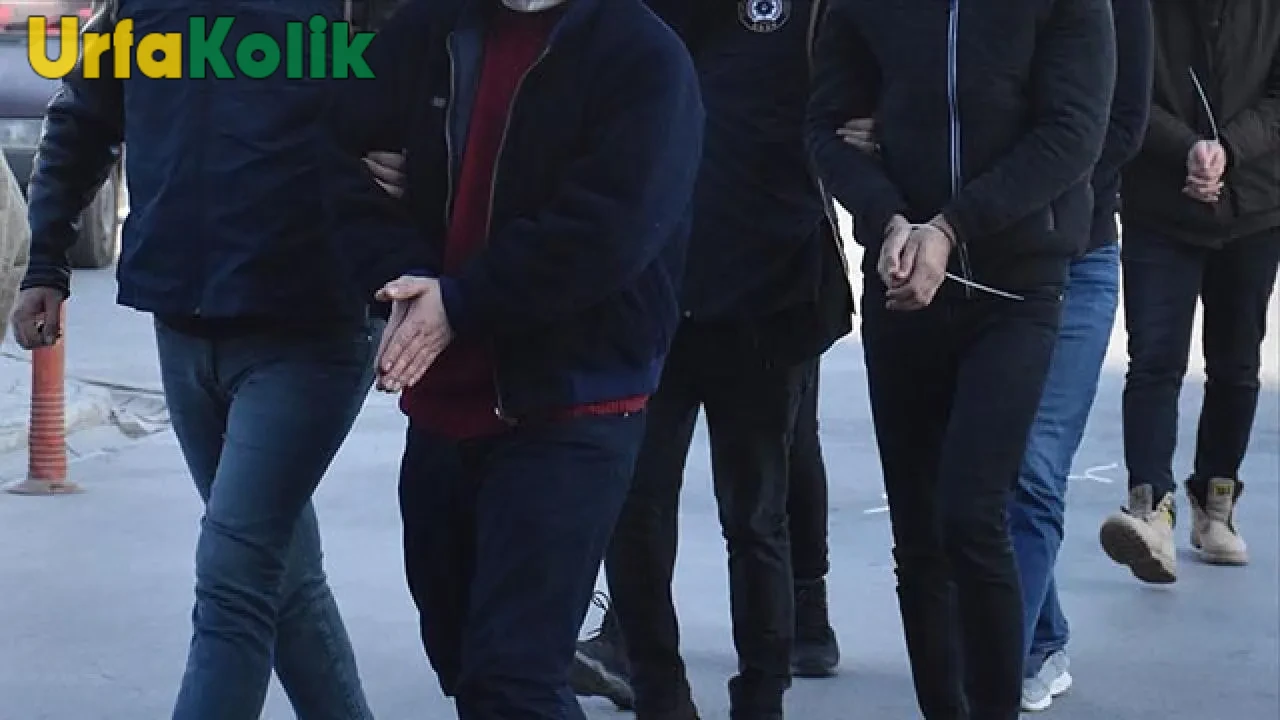 Kırmızı bültenle aranan 2 suçlu, Gürcistan'dan Türkiye'ye iade edildi.