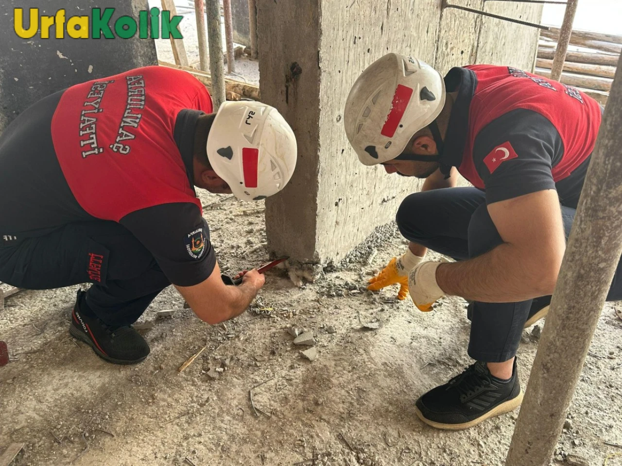 Şanlıurfa'da Mahsur Kedi İtfaie Ekipleri Tarafından Kurtarıldı