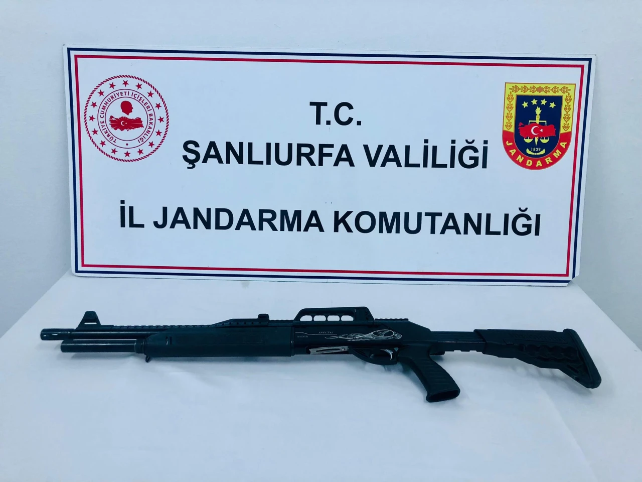 Şanlıurfa'da Ruhsatsız Silah Operasyonu: 5 Şüpheli Hakkında İşlem Başlatıldı