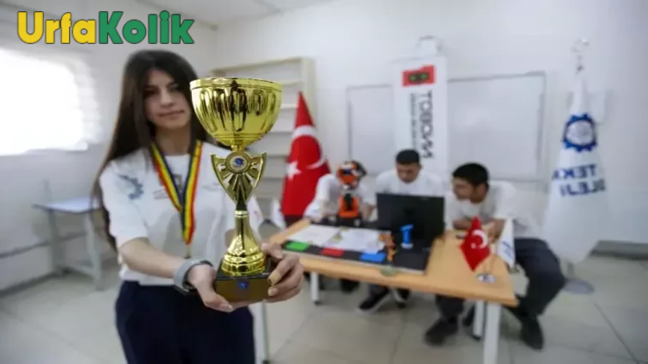 Van'daki Teknoloji Öğretmeni Öğrencileriyle Dünya Çapında Başarıya İmza Attı!