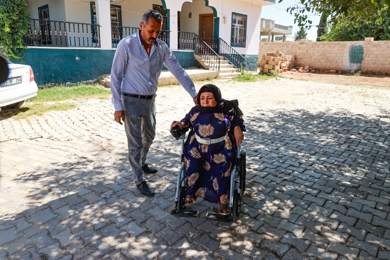 Başkan Özyavuz Aysel Bata'nın Akülü Sandalye İsteğini Yerine Getirdi
