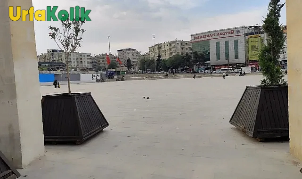 Şanlıurfa'da Topçu Meydanı'nın Yeniden İşlev Kazanması İçin Çalışmalar Başladı