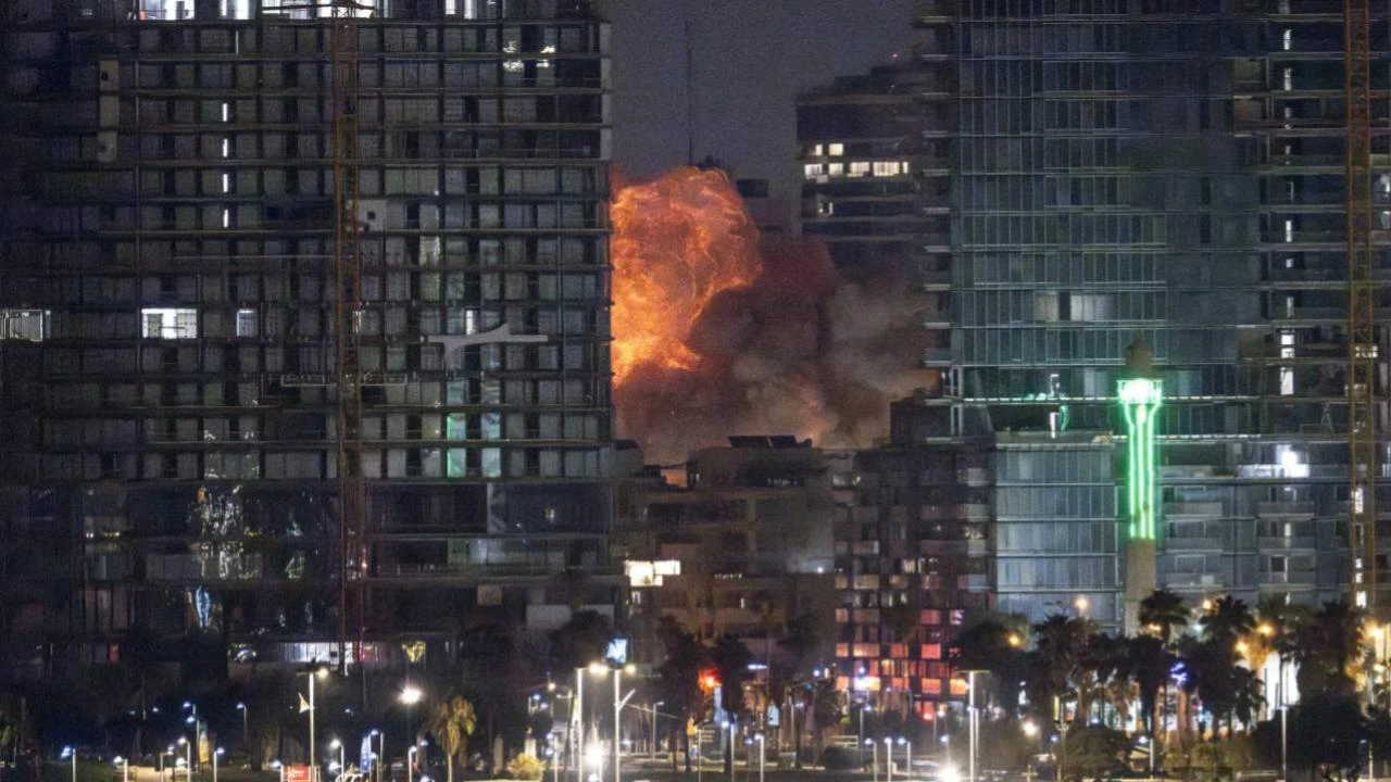 İran: Tel Aviv Ve Hayfa'da Dün Gece 14 Stratejik Askeri Nokta Vuruldu