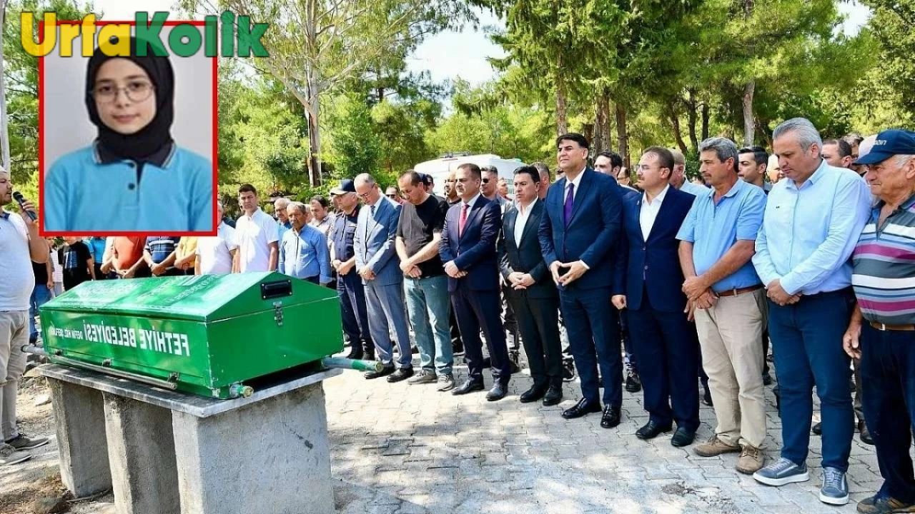 Marmaris'te depremde hayatını kaybeden genç kız son yolculuğuna uğurlandı.
