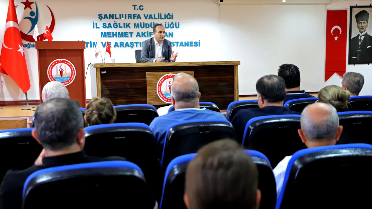 İl Sağlık Müdürü Dr. Erhan Berk, Uzman Hekimlerle Değerlendirme Toplantısı Yaptı