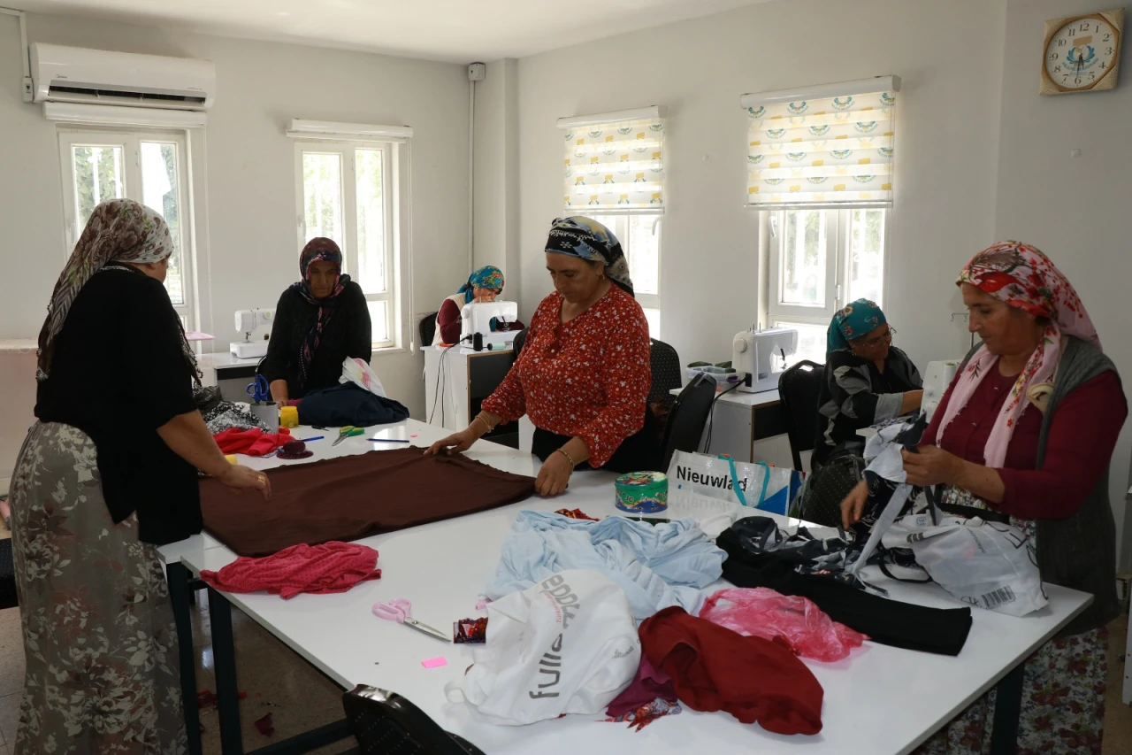 Haliliye’de Kadınlar Hem Hobi Ediniyor Hem Ekonomiye Katkı Sağlıyor