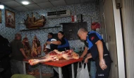 BÜYÜKŞEHİR ZABITA EKİPLERİ, SOFRALARA DÜŞECEK ZEHRİ ENGELLEDİ