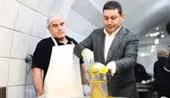 Başkan Özyavuz Aşevinde İhtiyaç Sahiplerine Yemek Dağıttı