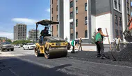 Karaköprü’de Bozulan Yollar Sıcak Asfaltla Yenileniyor