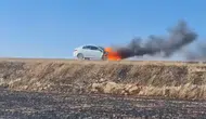 Suruç-Akçakale Çevre Yolunda Otomobil Alevlere Teslim Oldu
