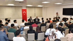 Vali Şıldak Üniversite Öğrencilerini Dinledi