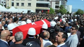 İzmir’de Şehit Polisler Son Yolculuğuna Uğurlandı