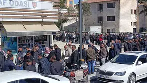 Şanlıurfa'da Yüzlerce Kişi APP Plaka Kuyruğu Oluşturdu