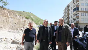 Başkan Gülpınar, Birecik’te Esnafı Ve Vatandaşları Ziyaret Etti