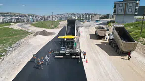 Büyükşehir, Balıkayağı-Azerbaycan Bulvarı Yolunu Sıcak Asfaltla Buluşturuyor