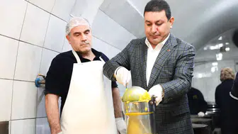 Başkan Özyavuz Aşevinde İhtiyaç Sahiplerine Yemek Dağıttı