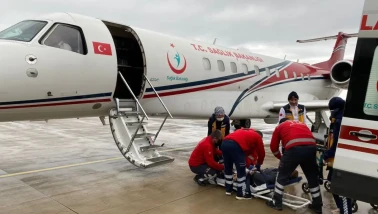 Şanlıurfa'da kalp hastalığı bulunan minik bebek, acil durum ambulans uçağıyla İstanbul'a sevk edildi.