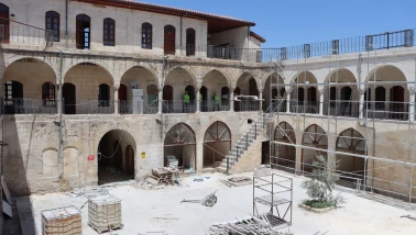 Barutçu Hanı, Büyükşehir’in Çalışmalarıyla Yeniden Canlanıyor