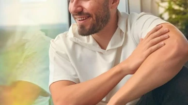 Enes Batur Kimdir?