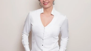 Özlem Gürses Kimdir?