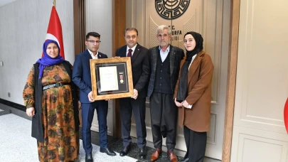 Erdoğan'ın Verdiği Ödüller Şanlıurfa'da Onur Kazandılar