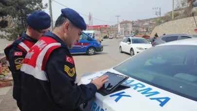 Şanlıurfa'da Jandarma Ekipleri Kaybolan 26 ve 16 Yaşındaki Gençleri Ailelerine Teslim Etti.