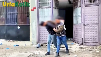 İstanbul ve Diyarbakır'da eş zamanlı düzenlenen operasyonda 16 kişi yakalandı.