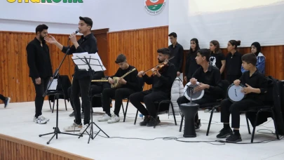 AHMET YESEVİ GENÇLİK MERKEZİ KURSİYERLERİNDEN KURTULUŞ GÜNÜ'NE ANLAMLI ETKİNLİK