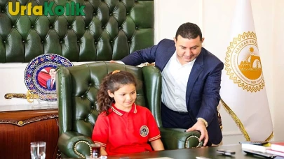 Harran Belediye Başkanı, 23 Nisan'da Harran İlkokulu'nu makamında ağırladı.