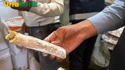 Eyyübiye'de zabıta ekipleri tarihi geçmiş 2 ton küflenmiş lokumu ele geçirdi.