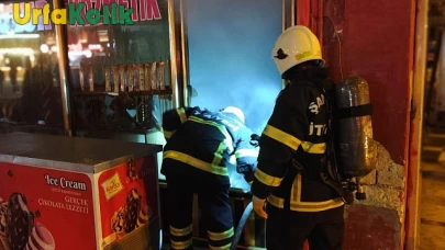 Şanlıurfa'da Bir Kozmetik Mağazasında Çıkan Yangın Paniğe Neden Oldu!